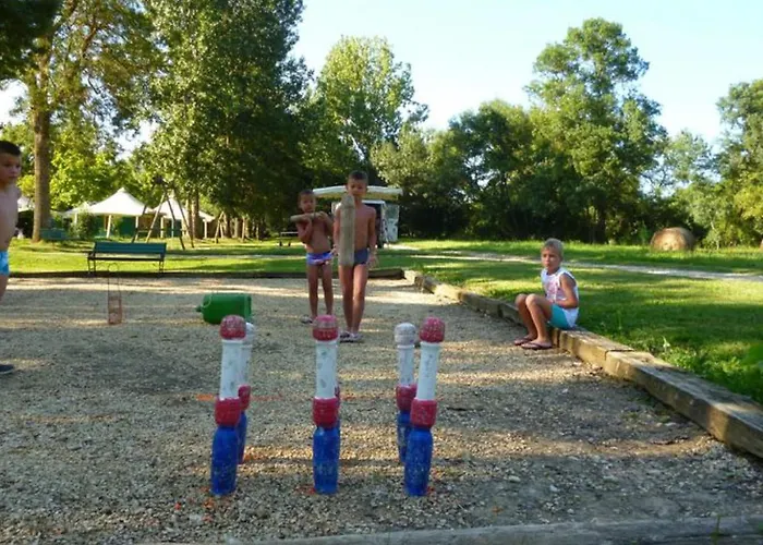 Sur Pilotis Avec Terrasse Pour 2 Personnes - Api-1-52-293 Camping Moncrabeau